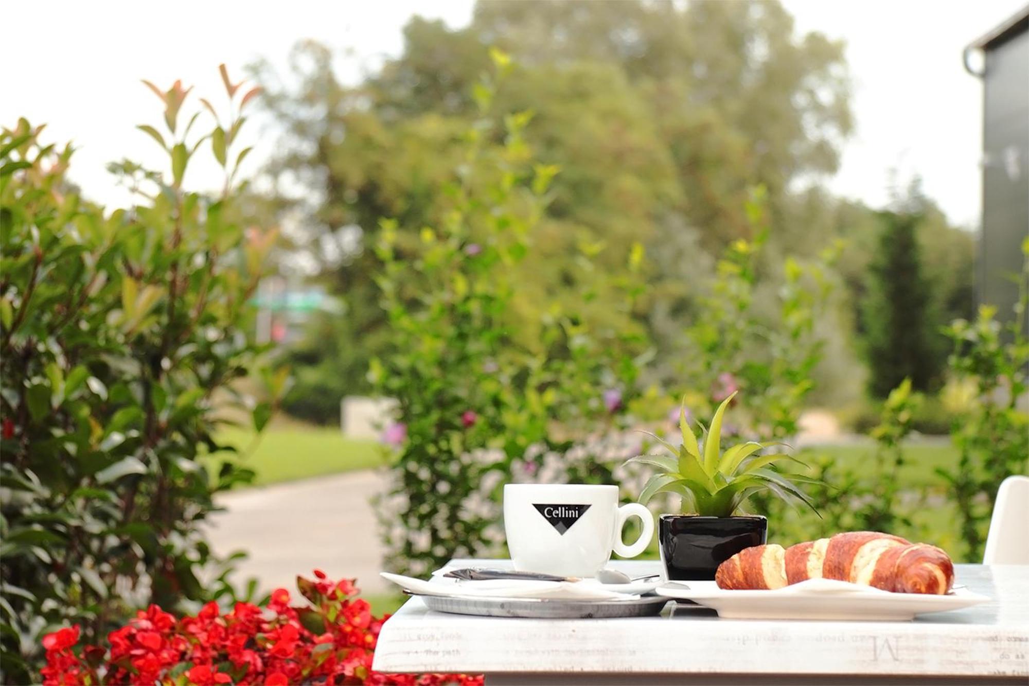 Top Hotel Vertesszolos 外观 照片