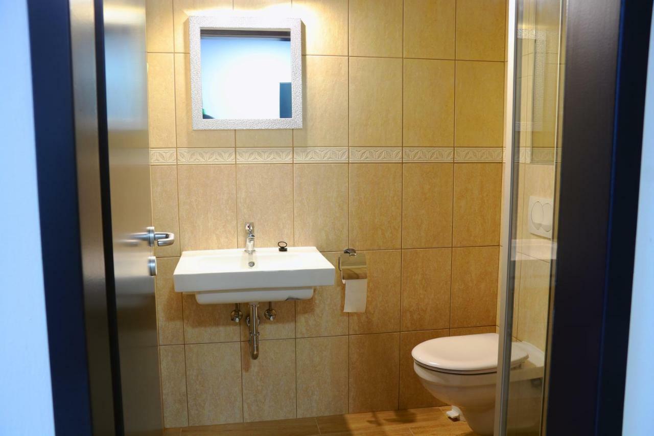 Top Hotel Vertesszolos 外观 照片