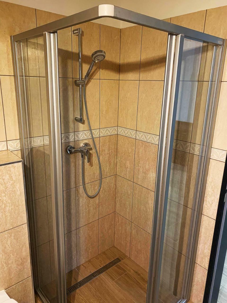Top Hotel Vertesszolos 外观 照片