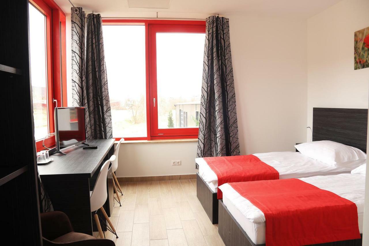 Top Hotel Vertesszolos 外观 照片
