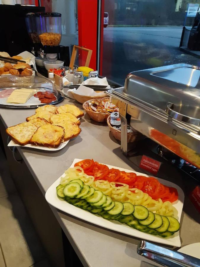 Top Hotel Vertesszolos 外观 照片