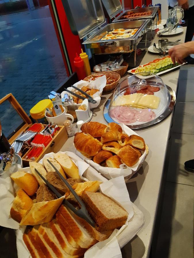Top Hotel Vertesszolos 外观 照片